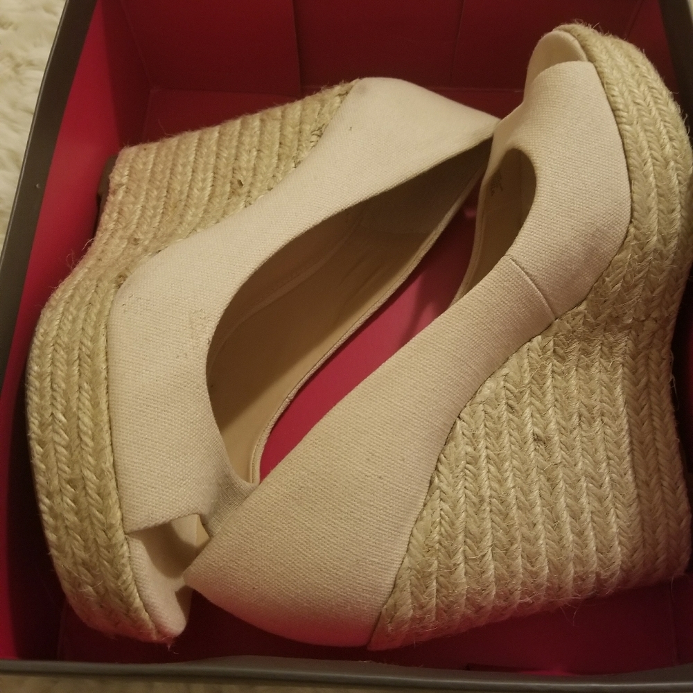 Vince Camuto Natural Espadrilles Sz 9.5M